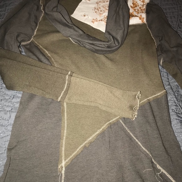 Top - Picture 2 of 3